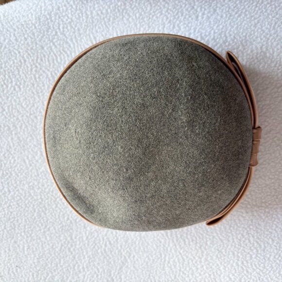 1950s 1960s Gray Wool Pillbox with Pink Ribbon Band - Picture 7 of 9